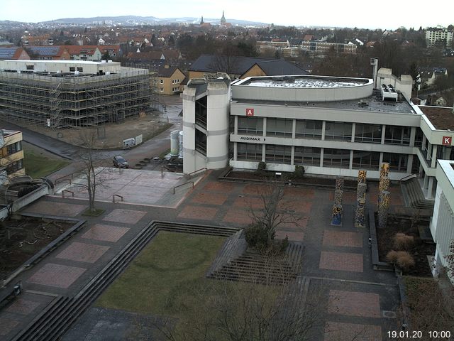 Foto der Webcam: Verwaltungsgebäude, Innenhof mit Audimax, Hörsaal-Gebäude 1