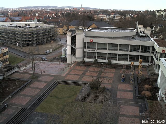 Foto der Webcam: Verwaltungsgebäude, Innenhof mit Audimax, Hörsaal-Gebäude 1