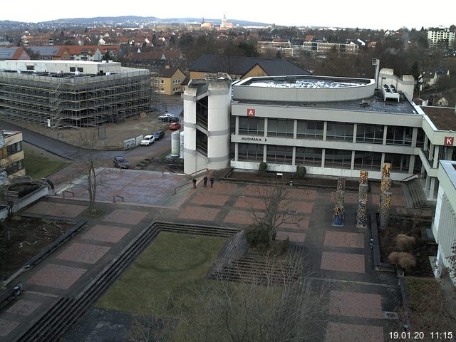 Foto der Webcam: Verwaltungsgebäude, Innenhof mit Audimax, Hörsaal-Gebäude 1