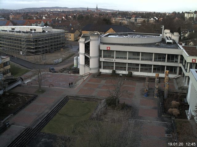 Foto der Webcam: Verwaltungsgebäude, Innenhof mit Audimax, Hörsaal-Gebäude 1