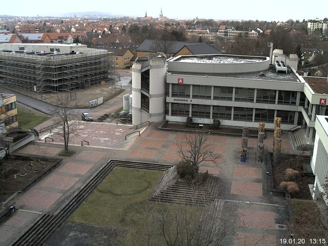 Foto der Webcam: Verwaltungsgebäude, Innenhof mit Audimax, Hörsaal-Gebäude 1