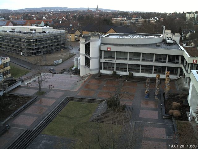 Foto der Webcam: Verwaltungsgebäude, Innenhof mit Audimax, Hörsaal-Gebäude 1