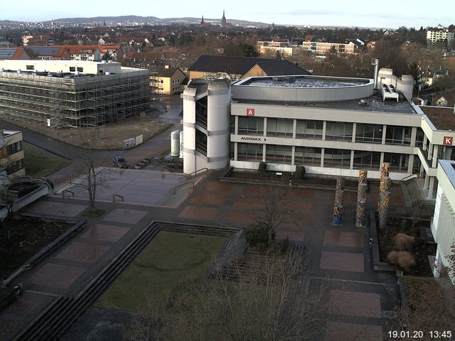 Foto der Webcam: Verwaltungsgebäude, Innenhof mit Audimax, Hörsaal-Gebäude 1