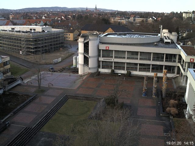 Foto der Webcam: Verwaltungsgebäude, Innenhof mit Audimax, Hörsaal-Gebäude 1