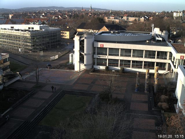 Foto der Webcam: Verwaltungsgebäude, Innenhof mit Audimax, Hörsaal-Gebäude 1