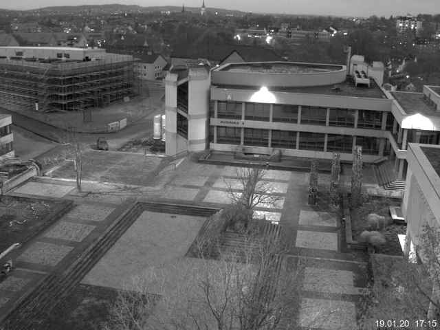 Foto der Webcam: Verwaltungsgebäude, Innenhof mit Audimax, Hörsaal-Gebäude 1