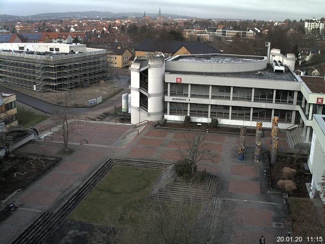 Foto der Webcam: Verwaltungsgebäude, Innenhof mit Audimax, Hörsaal-Gebäude 1