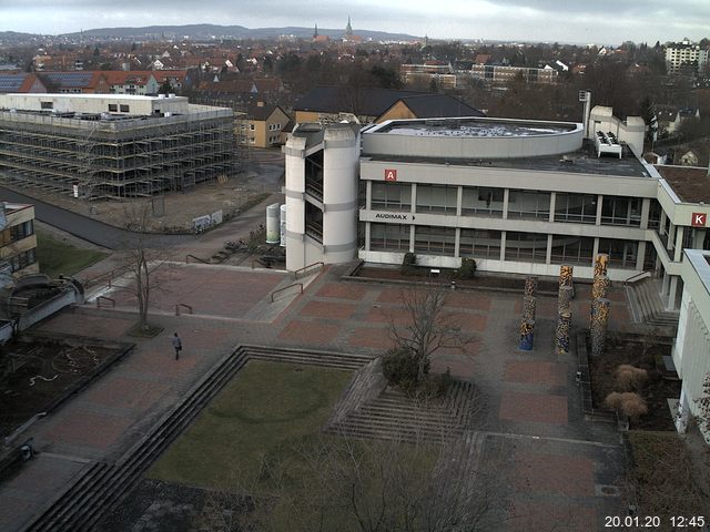 Foto der Webcam: Verwaltungsgebäude, Innenhof mit Audimax, Hörsaal-Gebäude 1