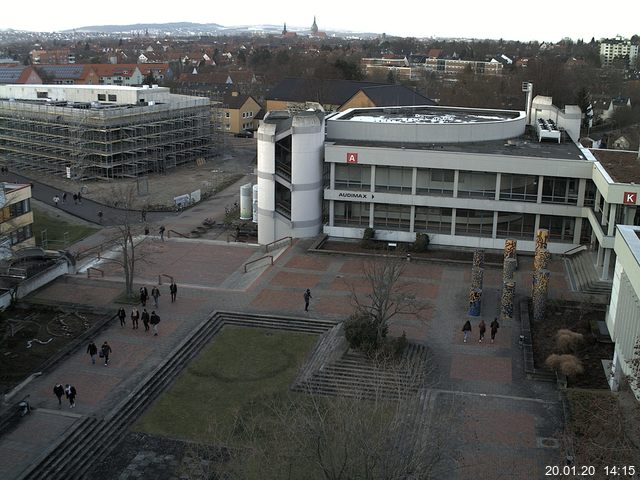 Foto der Webcam: Verwaltungsgebäude, Innenhof mit Audimax, Hörsaal-Gebäude 1