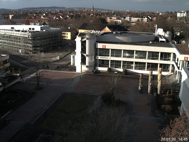 Foto der Webcam: Verwaltungsgebäude, Innenhof mit Audimax, Hörsaal-Gebäude 1