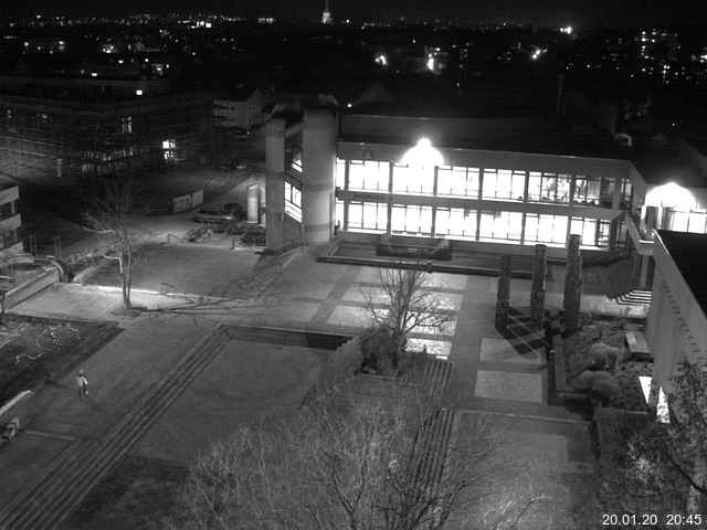 Foto der Webcam: Verwaltungsgebäude, Innenhof mit Audimax, Hörsaal-Gebäude 1