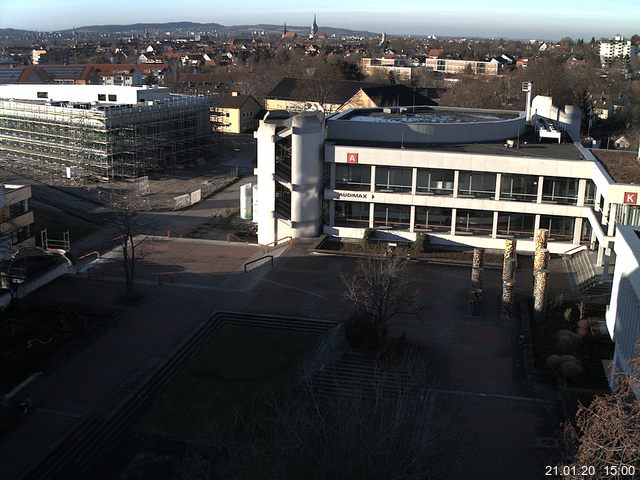 Foto der Webcam: Verwaltungsgebäude, Innenhof mit Audimax, Hörsaal-Gebäude 1