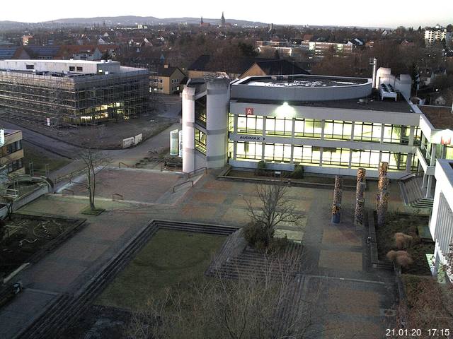 Foto der Webcam: Verwaltungsgebäude, Innenhof mit Audimax, Hörsaal-Gebäude 1