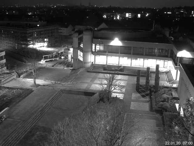 Foto der Webcam: Verwaltungsgebäude, Innenhof mit Audimax, Hörsaal-Gebäude 1