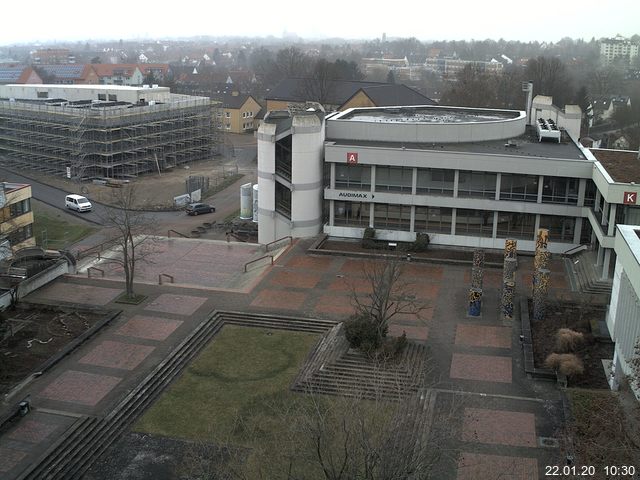 Foto der Webcam: Verwaltungsgebäude, Innenhof mit Audimax, Hörsaal-Gebäude 1