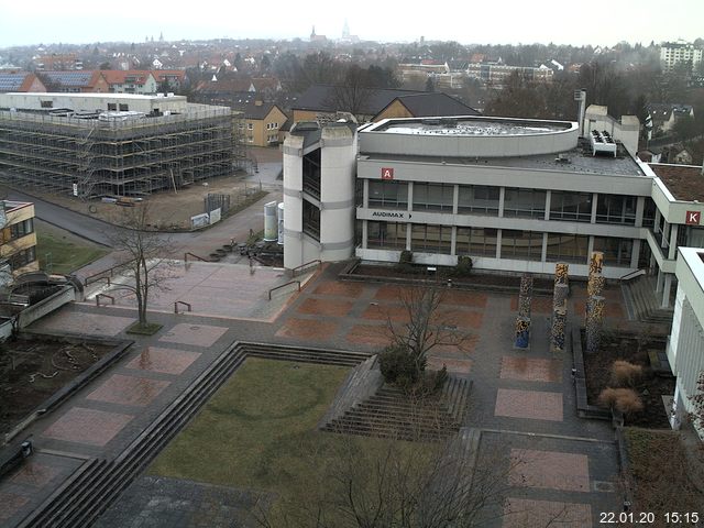 Foto der Webcam: Verwaltungsgebäude, Innenhof mit Audimax, Hörsaal-Gebäude 1