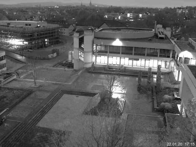 Foto der Webcam: Verwaltungsgebäude, Innenhof mit Audimax, Hörsaal-Gebäude 1