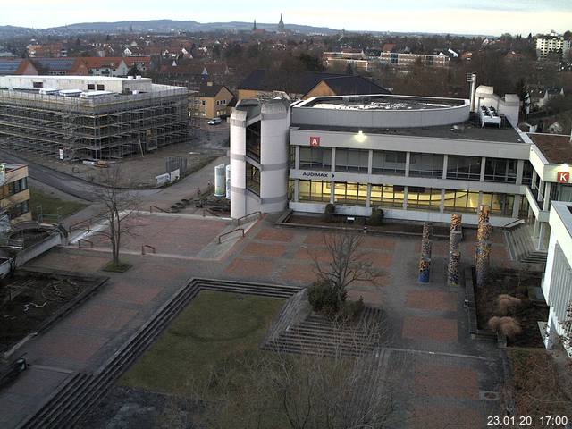 Foto der Webcam: Verwaltungsgebäude, Innenhof mit Audimax, Hörsaal-Gebäude 1