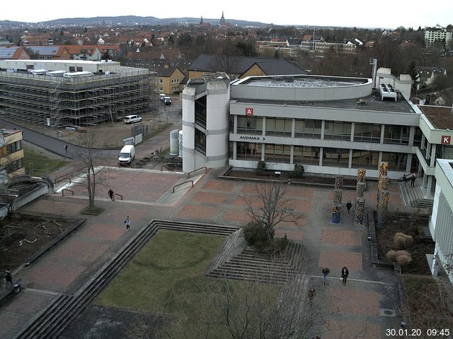 Foto der Webcam: Verwaltungsgebäude, Innenhof mit Audimax, Hörsaal-Gebäude 1