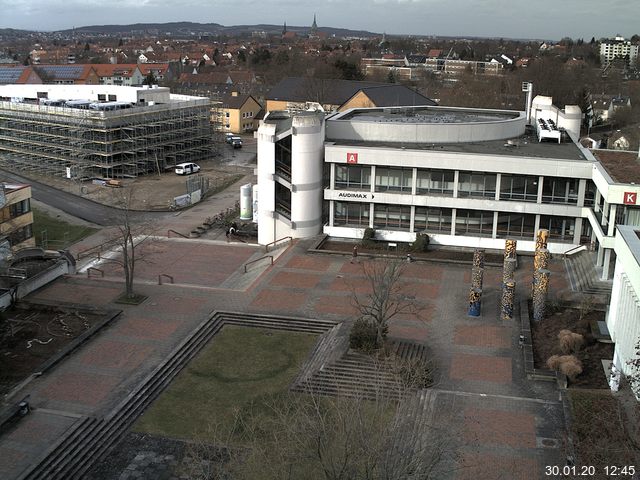 Foto der Webcam: Verwaltungsgebäude, Innenhof mit Audimax, Hörsaal-Gebäude 1