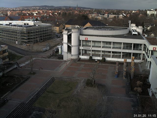 Foto der Webcam: Verwaltungsgebäude, Innenhof mit Audimax, Hörsaal-Gebäude 1