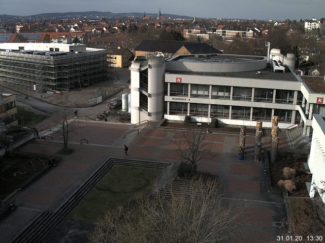 Foto der Webcam: Verwaltungsgebäude, Innenhof mit Audimax, Hörsaal-Gebäude 1