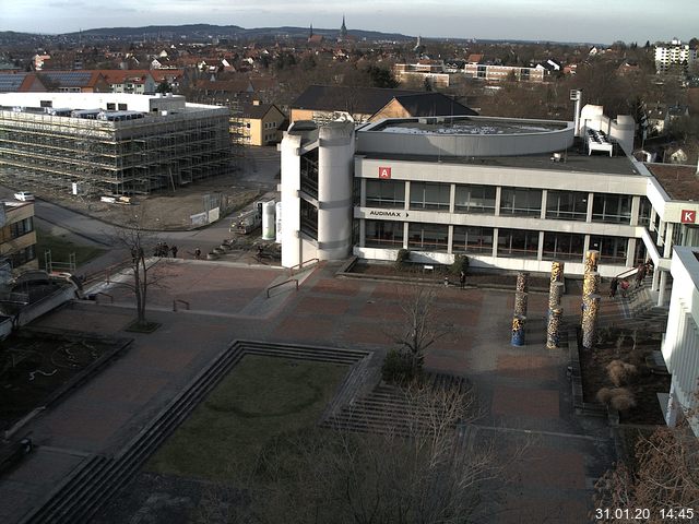 Foto der Webcam: Verwaltungsgebäude, Innenhof mit Audimax, Hörsaal-Gebäude 1