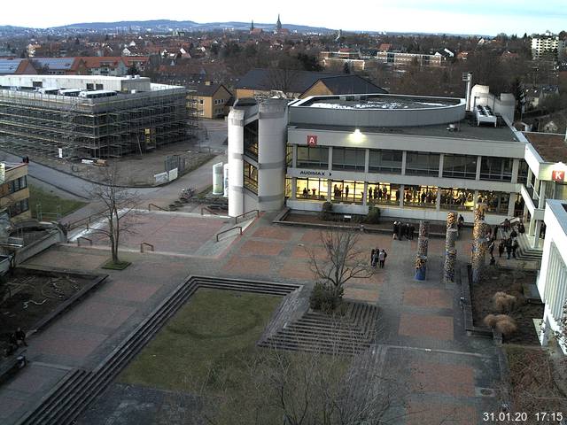 Foto der Webcam: Verwaltungsgebäude, Innenhof mit Audimax, Hörsaal-Gebäude 1