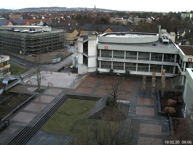 Foto der Webcam: Verwaltungsgebäude, Innenhof mit Audimax, Hörsaal-Gebäude 1