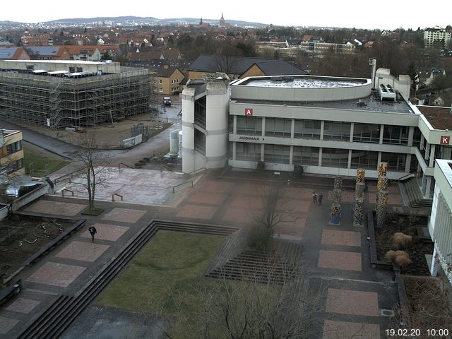 Foto der Webcam: Verwaltungsgebäude, Innenhof mit Audimax, Hörsaal-Gebäude 1