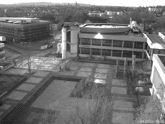 Foto der Webcam: Verwaltungsgeb&auml;ude, Innenhof mit Audimax, H&ouml;rsaal-Geb&auml;ude 1