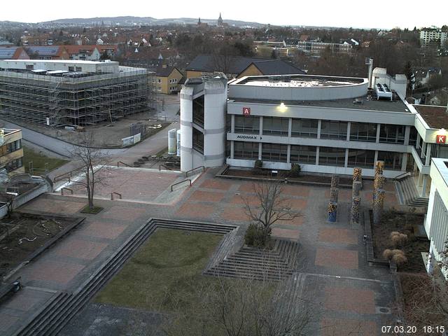 Foto der Webcam: Verwaltungsgeb&auml;ude, Innenhof mit Audimax, H&ouml;rsaal-Geb&auml;ude 1