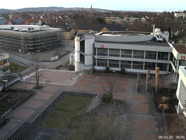 Foto der Webcam: Verwaltungsgeb&auml;ude, Innenhof mit Audimax, H&ouml;rsaal-Geb&auml;ude 1