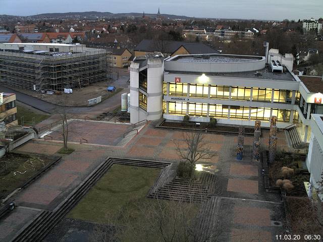 Foto der Webcam: Verwaltungsgeb&auml;ude, Innenhof mit Audimax, H&ouml;rsaal-Geb&auml;ude 1