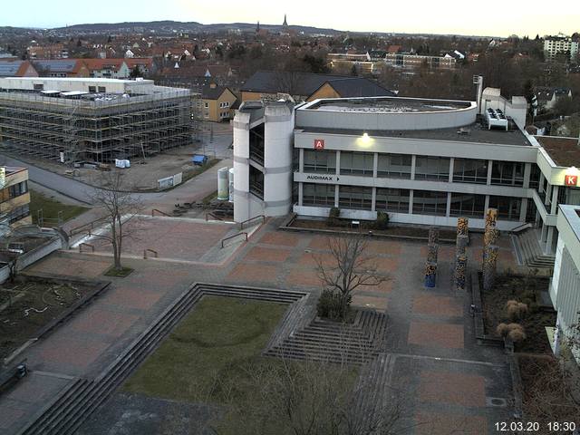 Foto der Webcam: Verwaltungsgeb&auml;ude, Innenhof mit Audimax, H&ouml;rsaal-Geb&auml;ude 1