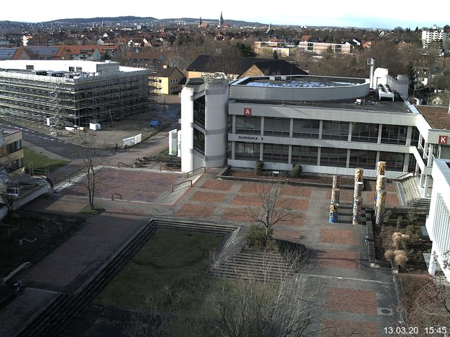 Foto der Webcam: Verwaltungsgeb&auml;ude, Innenhof mit Audimax, H&ouml;rsaal-Geb&auml;ude 1