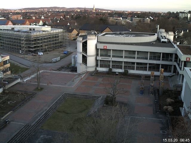 Foto der Webcam: Verwaltungsgeb&auml;ude, Innenhof mit Audimax, H&ouml;rsaal-Geb&auml;ude 1