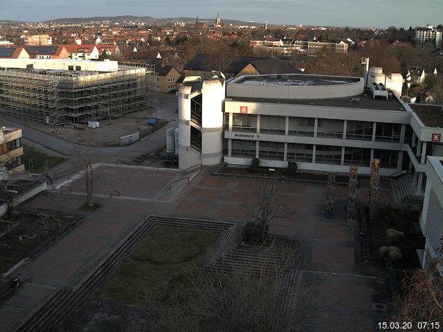 Foto der Webcam: Verwaltungsgeb&auml;ude, Innenhof mit Audimax, H&ouml;rsaal-Geb&auml;ude 1