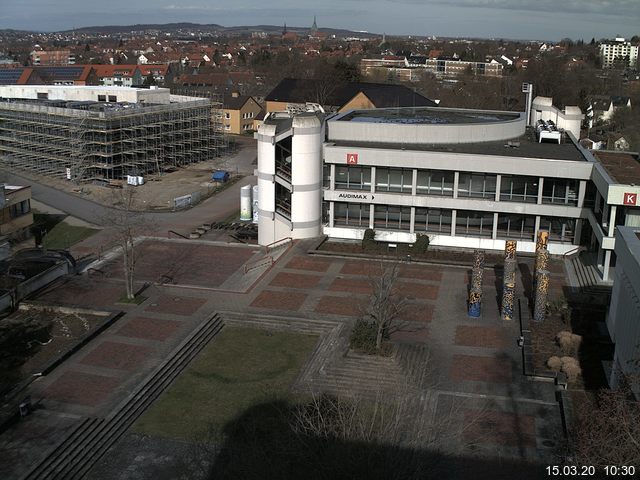 Foto der Webcam: Verwaltungsgeb&auml;ude, Innenhof mit Audimax, H&ouml;rsaal-Geb&auml;ude 1