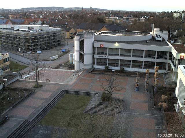 Foto der Webcam: Verwaltungsgeb&auml;ude, Innenhof mit Audimax, H&ouml;rsaal-Geb&auml;ude 1
