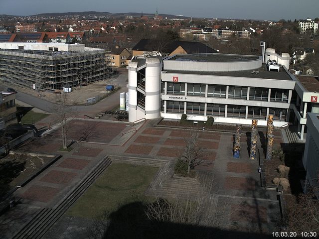 Foto der Webcam: Verwaltungsgeb&auml;ude, Innenhof mit Audimax, H&ouml;rsaal-Geb&auml;ude 1