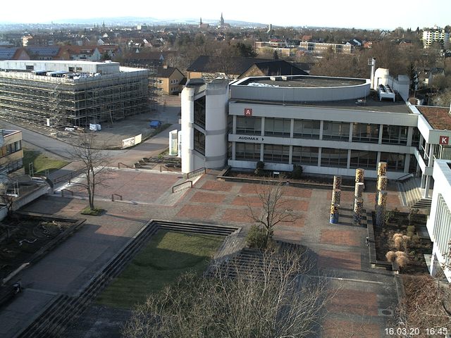 Foto der Webcam: Verwaltungsgeb&auml;ude, Innenhof mit Audimax, H&ouml;rsaal-Geb&auml;ude 1