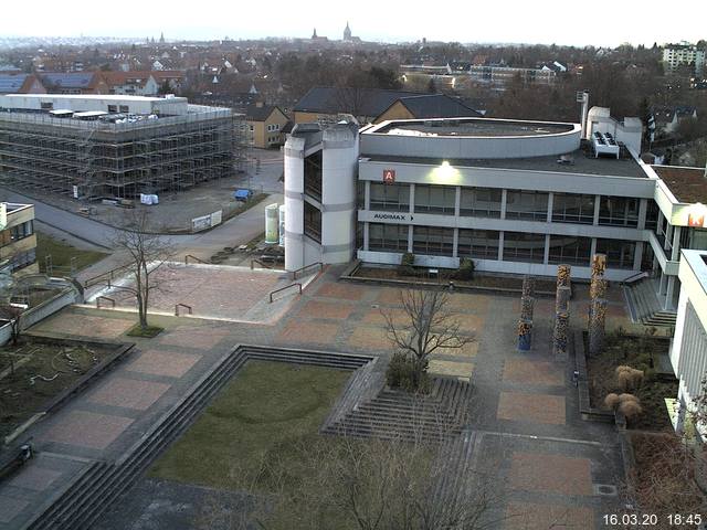 Foto der Webcam: Verwaltungsgeb&auml;ude, Innenhof mit Audimax, H&ouml;rsaal-Geb&auml;ude 1