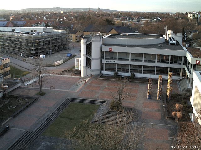 Foto der Webcam: Verwaltungsgeb&auml;ude, Innenhof mit Audimax, H&ouml;rsaal-Geb&auml;ude 1