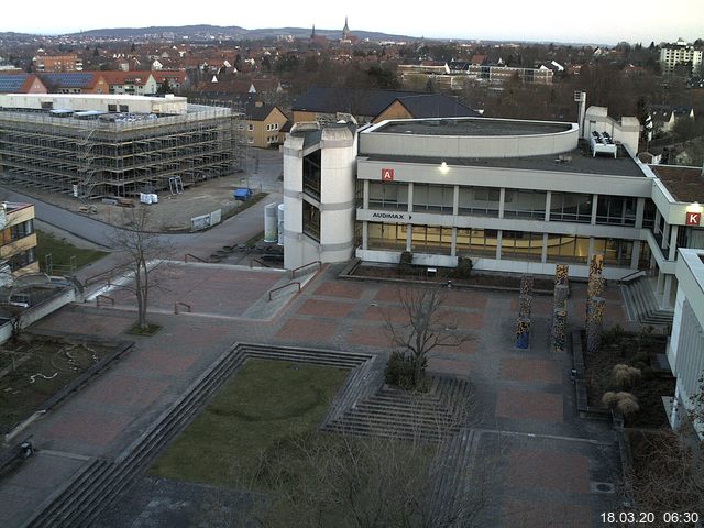Foto der Webcam: Verwaltungsgeb&auml;ude, Innenhof mit Audimax, H&ouml;rsaal-Geb&auml;ude 1
