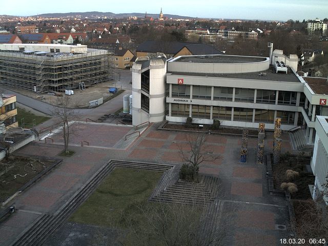 Foto der Webcam: Verwaltungsgeb&auml;ude, Innenhof mit Audimax, H&ouml;rsaal-Geb&auml;ude 1