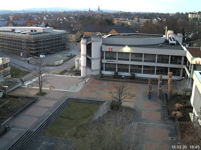 Foto der Webcam: Verwaltungsgeb&auml;ude, Innenhof mit Audimax, H&ouml;rsaal-Geb&auml;ude 1