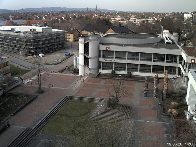 Foto der Webcam: Verwaltungsgebäude, Innenhof mit Audimax, Hörsaal-Gebäude 1