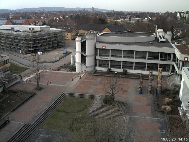 Foto der Webcam: Verwaltungsgebäude, Innenhof mit Audimax, Hörsaal-Gebäude 1