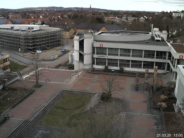 Foto der Webcam: Verwaltungsgebäude, Innenhof mit Audimax, Hörsaal-Gebäude 1